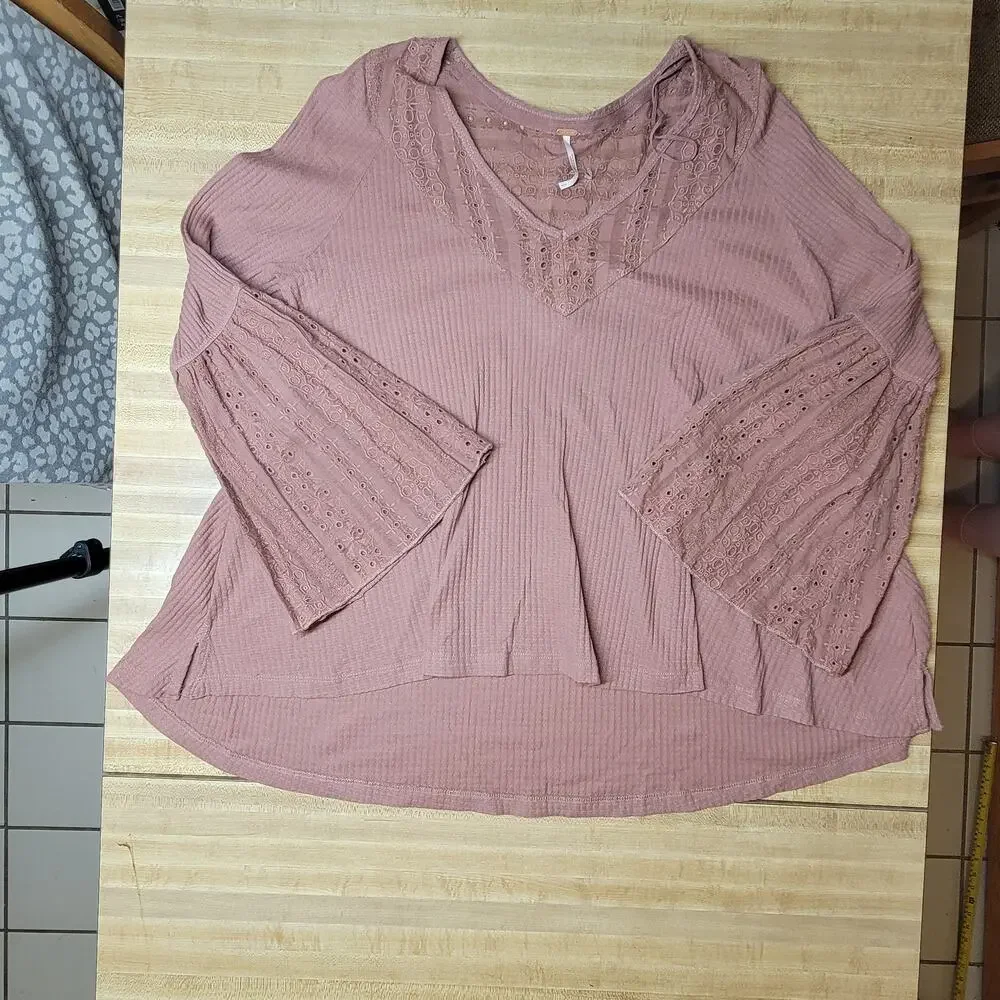 Free People Small Boho Bell Sleeve Lace Trim V-Neck Top Mauve Pink Waffle Knit
